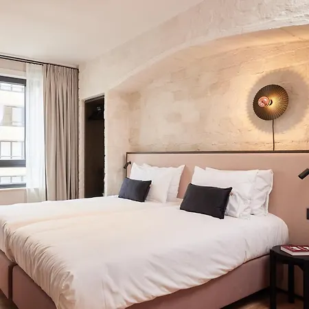 Rosa Hotell 3*